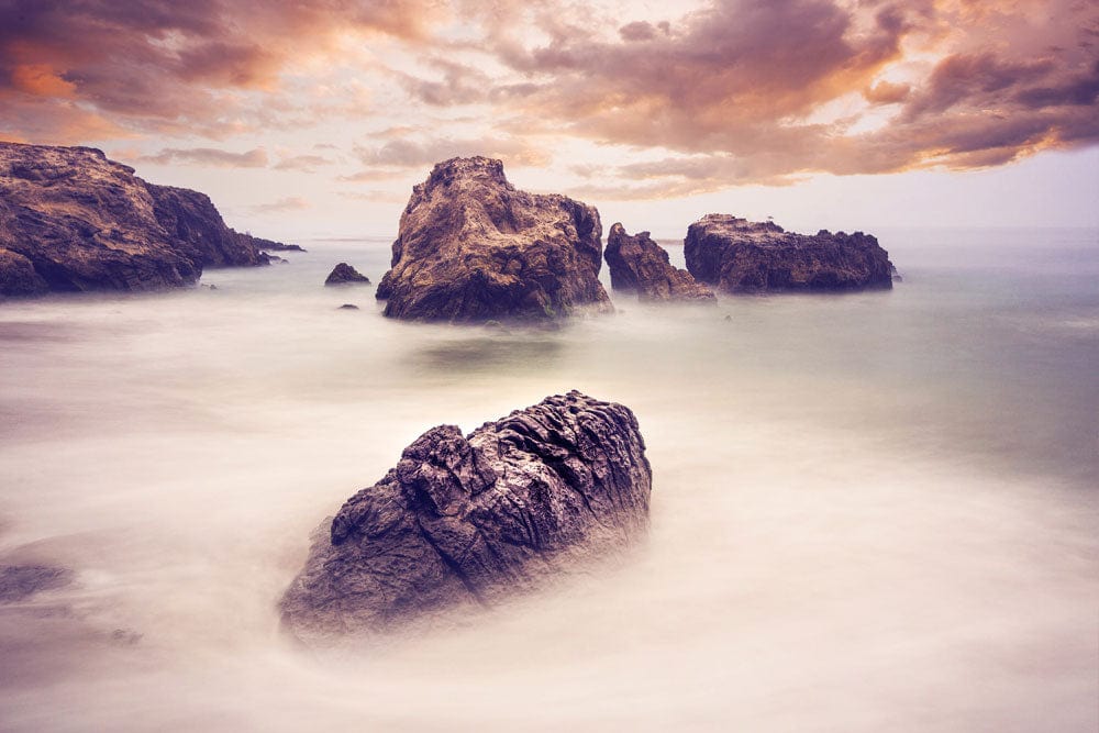 Serene Coastal Sunset Mural Wallpaper - Tranquil Seascape in Soft Hues