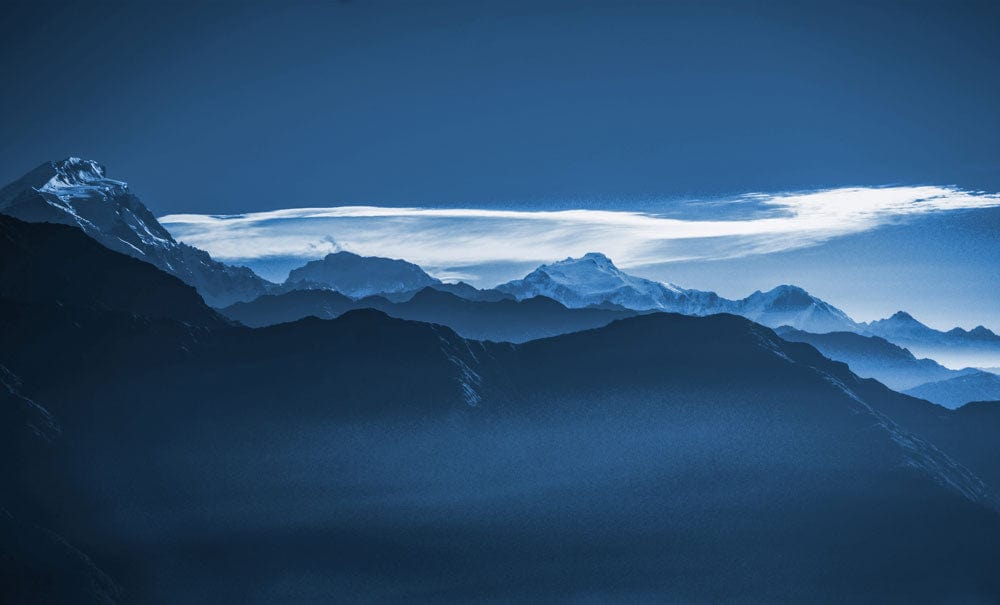 Serene Twilight Blue Mountain Range Mural: Elegant Scenic Wallpaper Décor