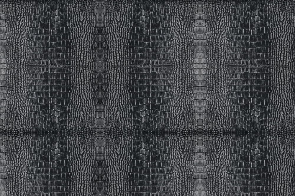 Luxurious Dark Grey Faux Crocodile Skin Textured Wallpaper for Elegant Interiors