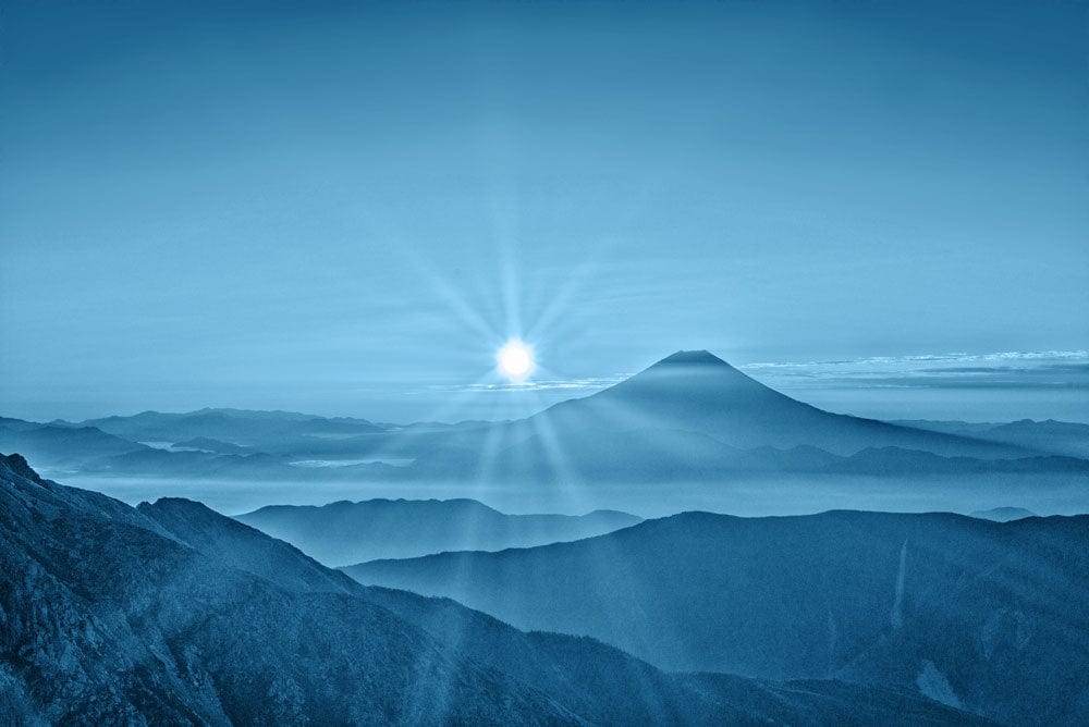 Serene Blue Mountain Landscape Mural Wallpaper - Tranquil Sunrise Horizon Decor