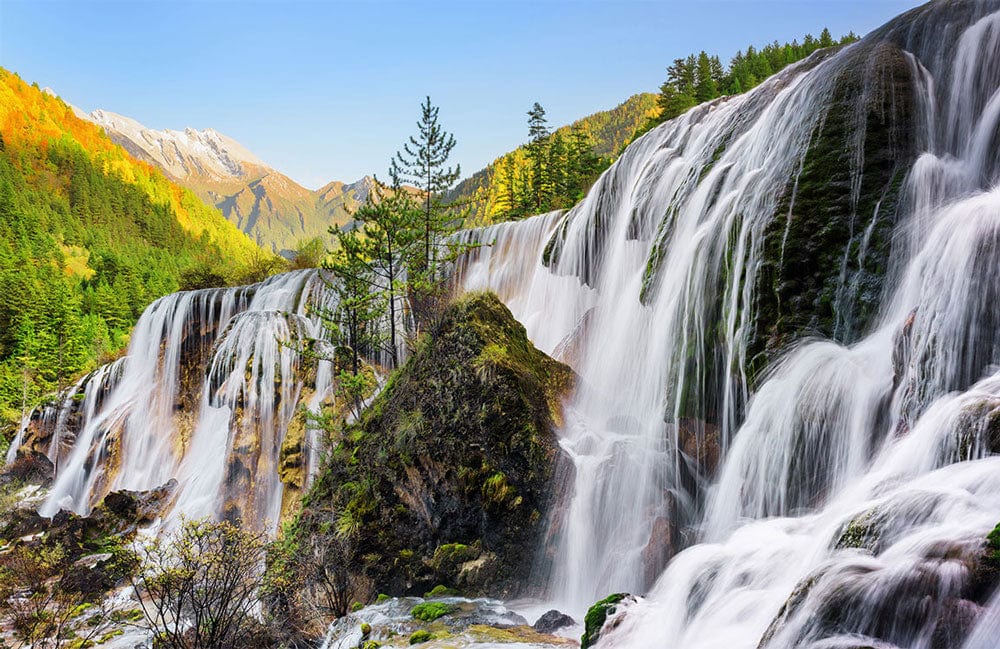Serene Waterfall Landscape Mural Wallpaper - Lush Green Mountain Scenery Décor