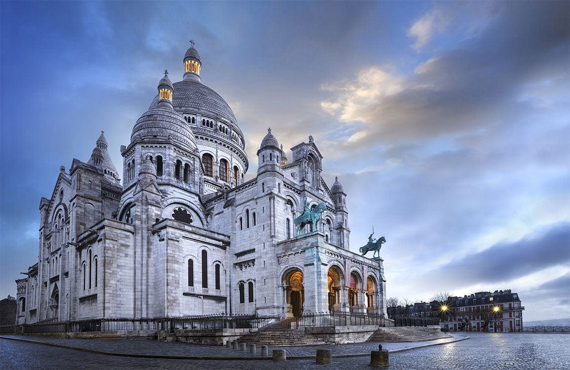Elegant Parisian Sky Mural Wallpaper - Sacré-Cœur Architectural Art Piece