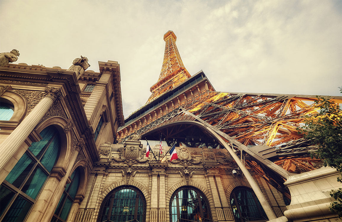 Parisian Architectural Elegance Mural Wallpaper - Warm Tones Eiffel Tower Scene