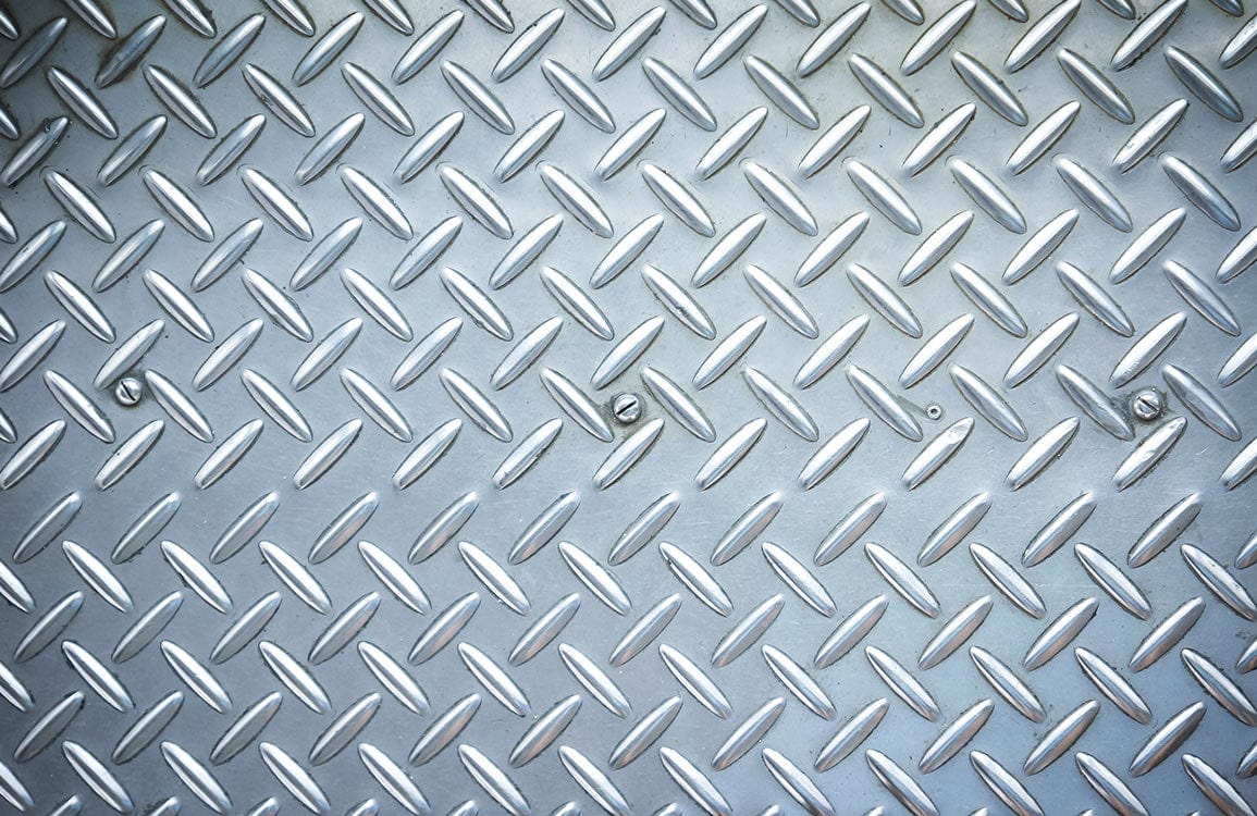Industrial Silver Metallic Diamond Plate Pattern Wallpaper for Modern Interiors