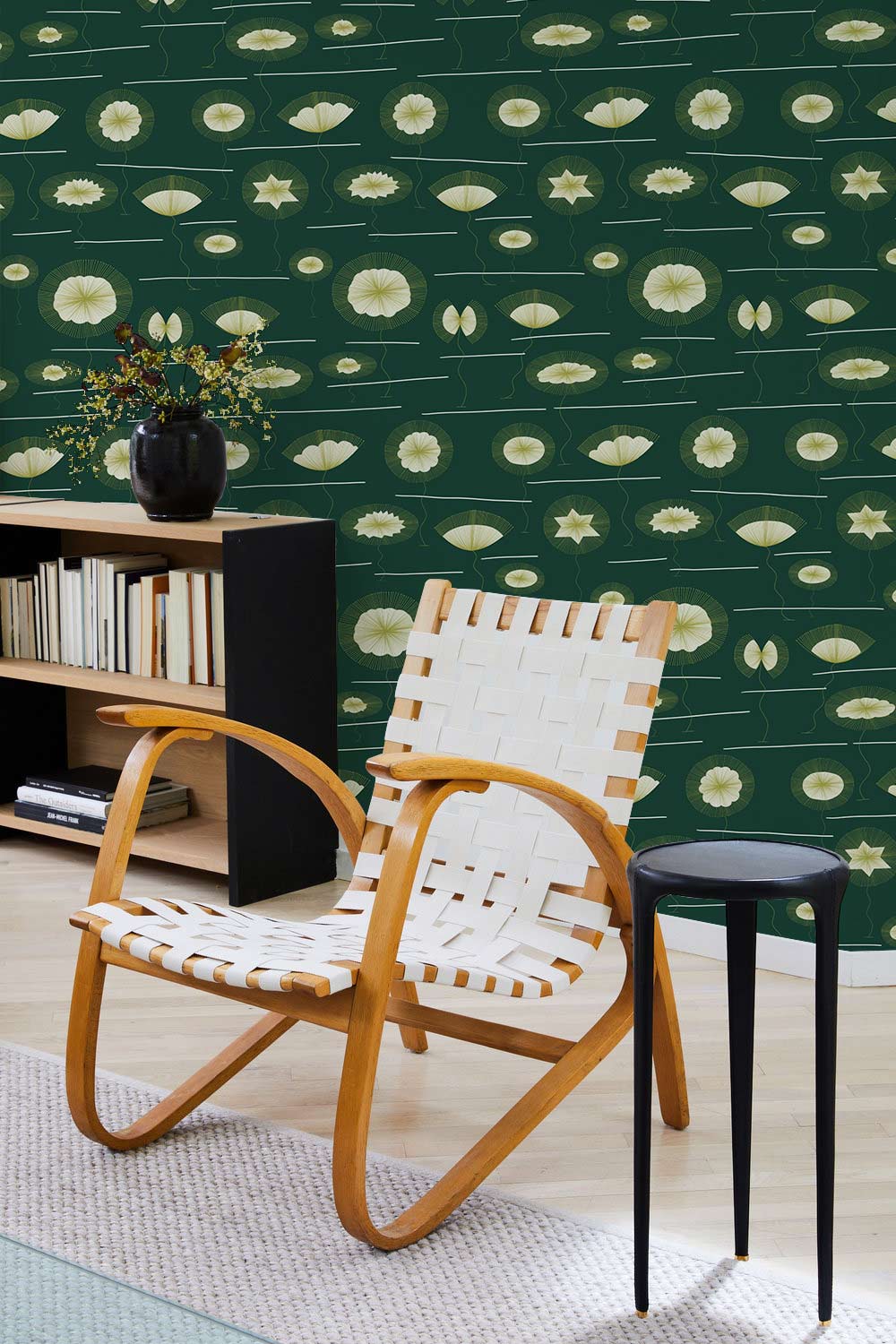 Vintage Green Floral Pattern Wallpaper with Retro Botanical Design Elements