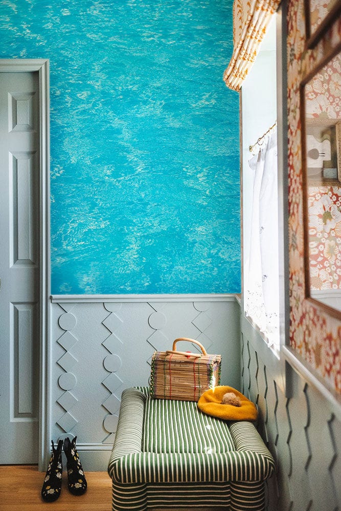 Tranquil Turquoise Water Texture Mural Wallpaper for Serene Interiors Décor