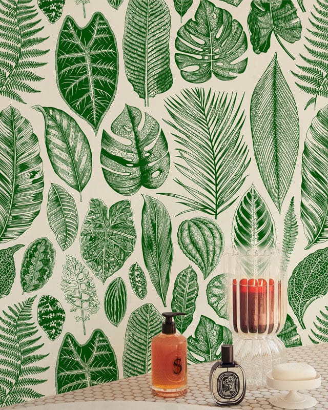 Tropical Green Leaf Pattern Wallpaper in botanical style decor enhances wall aesthetic with lush design.
