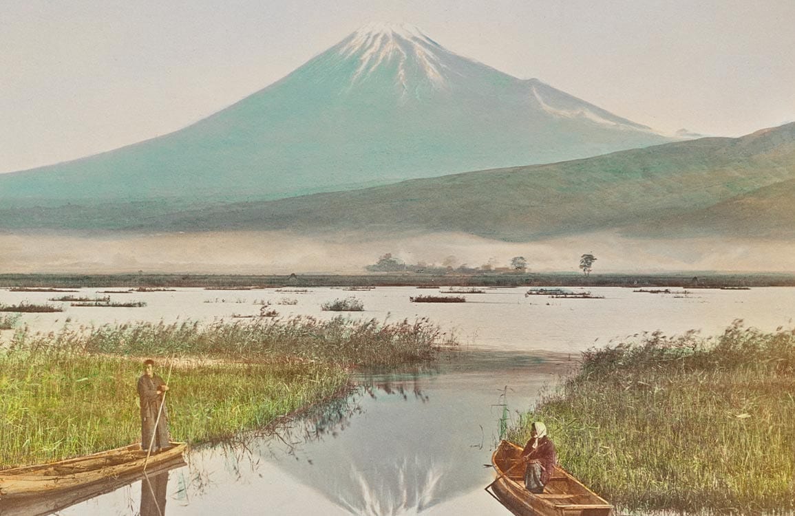 Japanese Tranquil Mountain Scenery Mural Wallpaper in Serene Pastel Tones